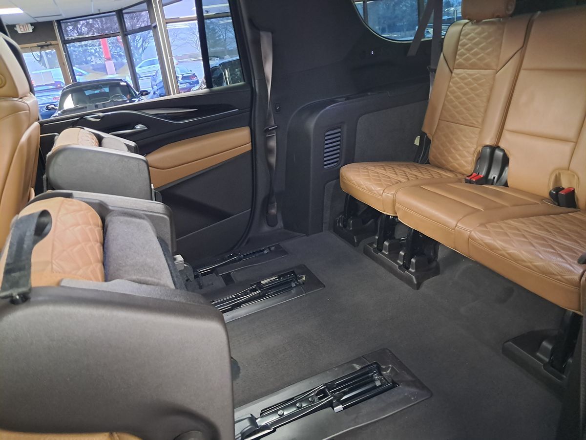Vehicle image 60 of 72