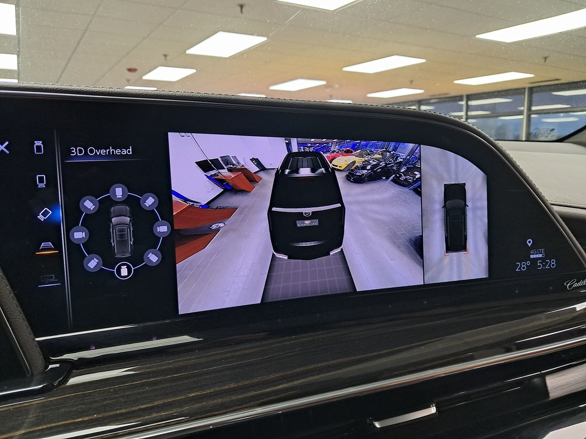 Vehicle image 32 of 72