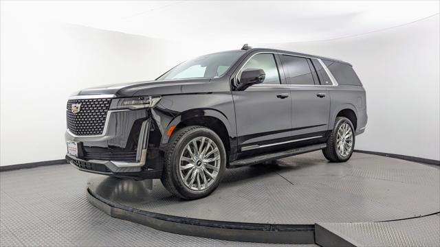 2022 Cadillac Escalade ESV Luxury Image 2 of 31