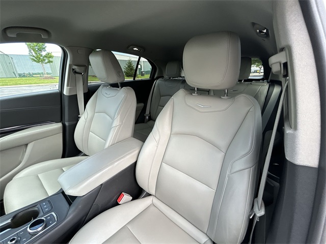 Vehicle image 34 of 70