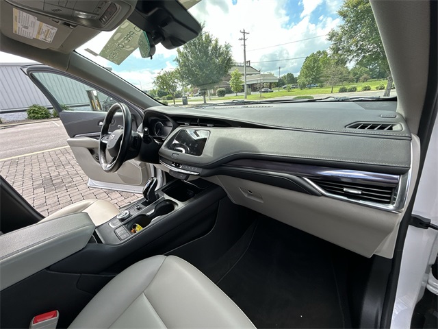 Vehicle image 43 of 70