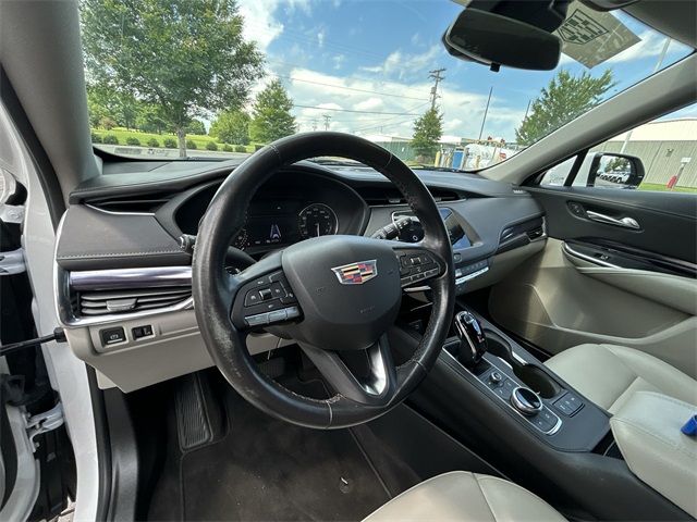 Vehicle image 26 of 70