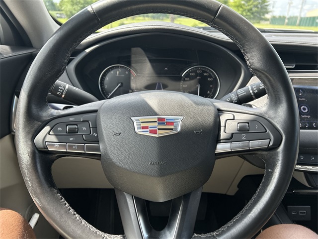 Vehicle image 27 of 70