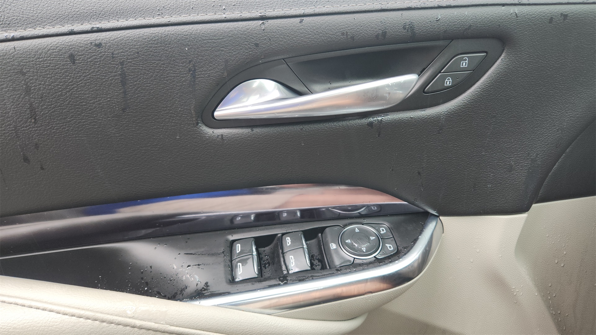 Vehicle image 26 of 35