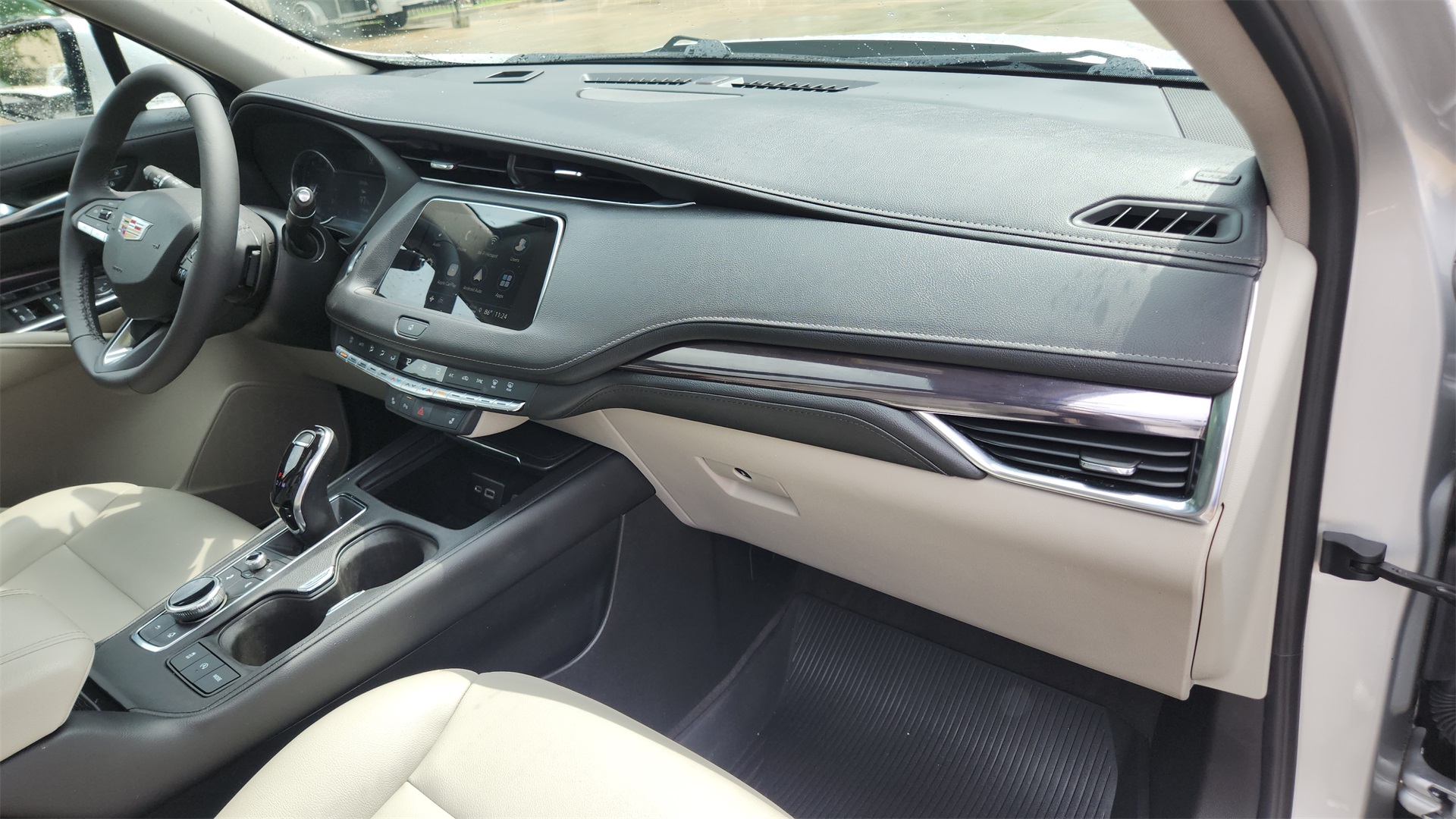 Vehicle image 16 of 35