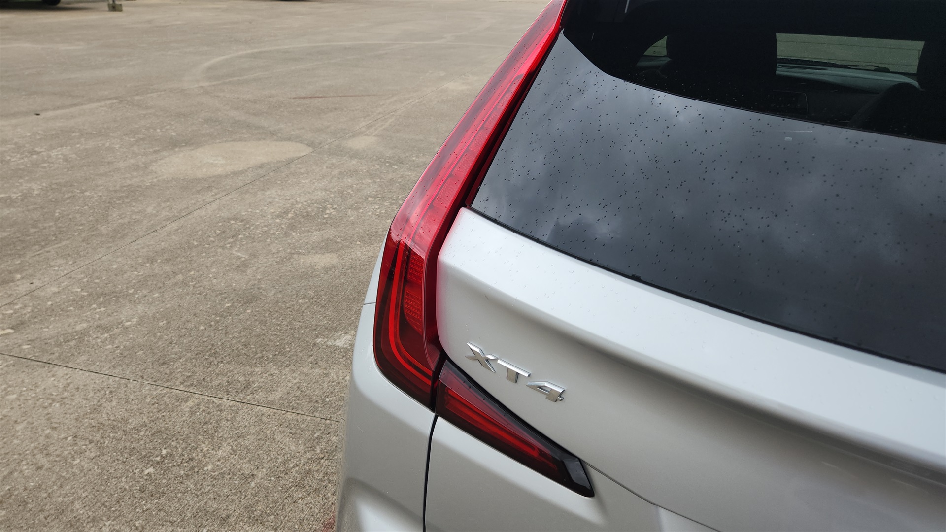 Vehicle image 33 of 35
