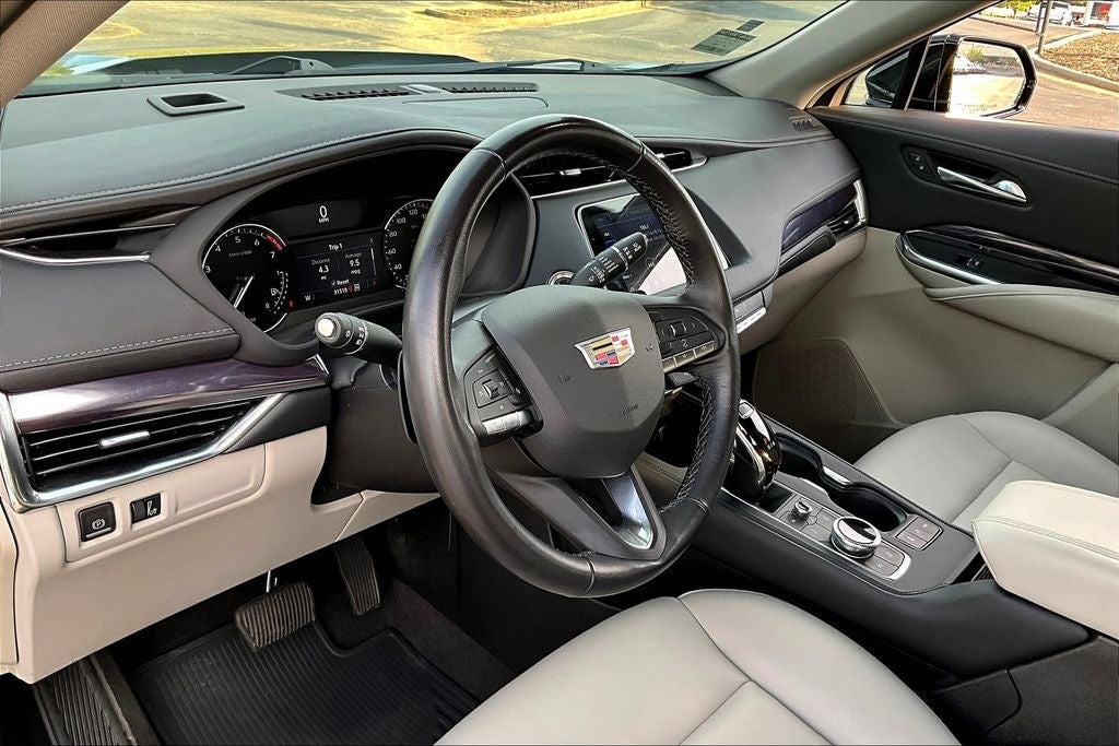 Vehicle image 17 of 47