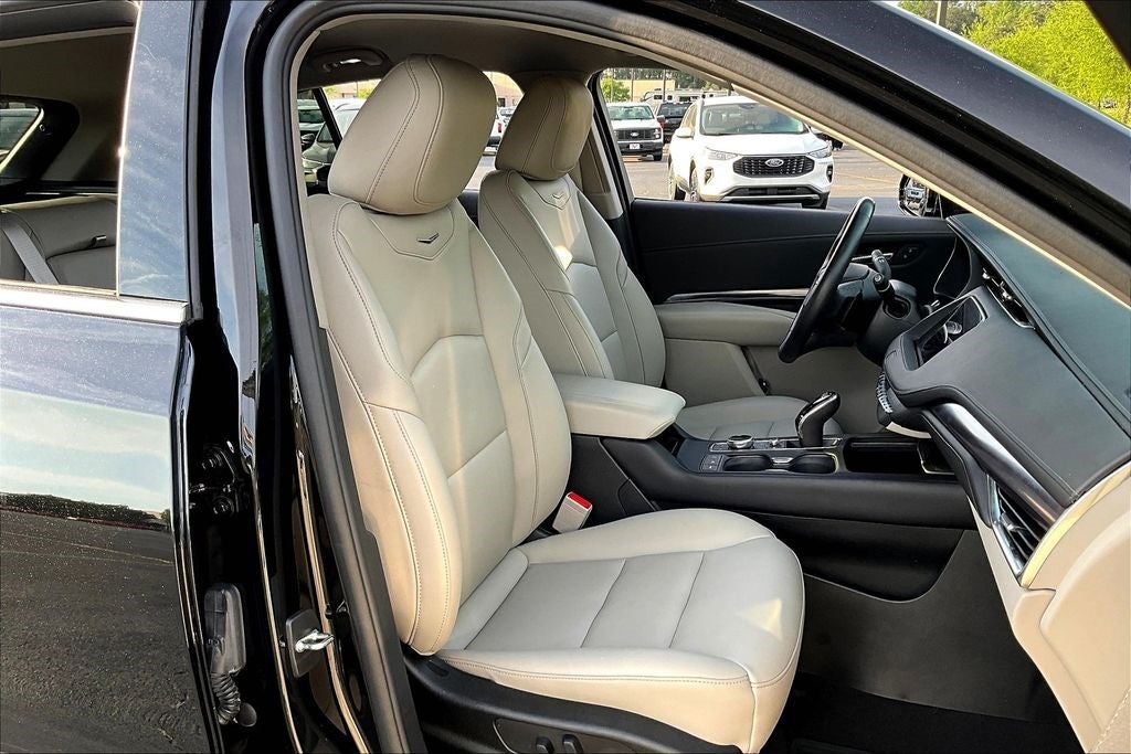 Vehicle image 12 of 47