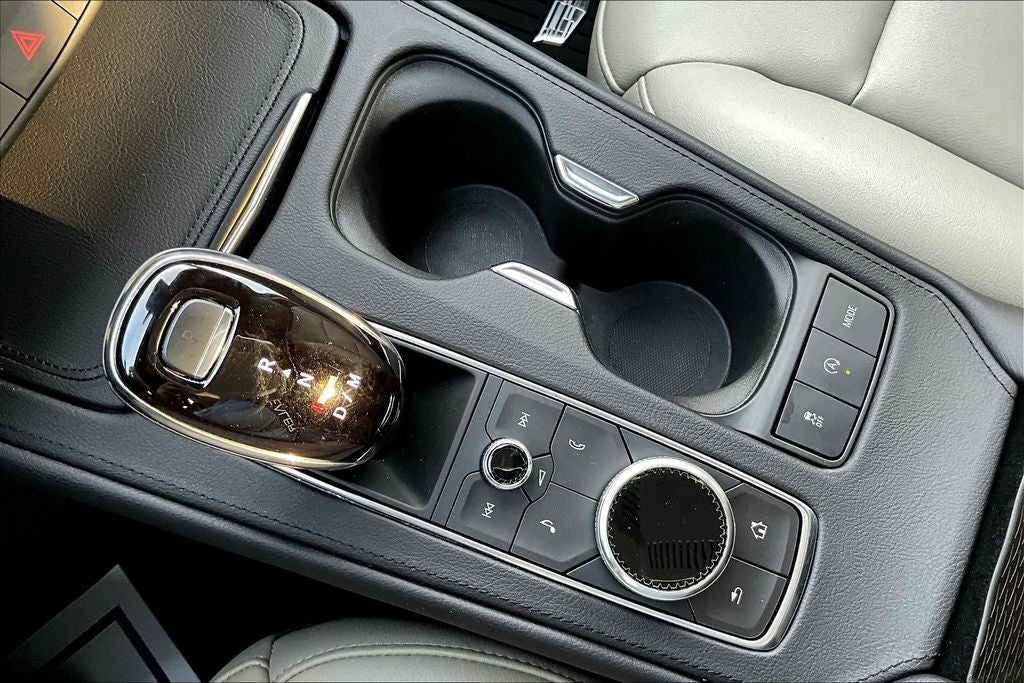 Vehicle image 21 of 47