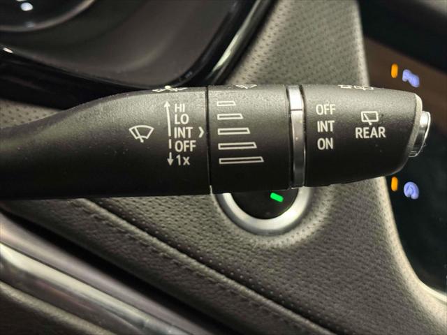 Vehicle image 21 of 29
