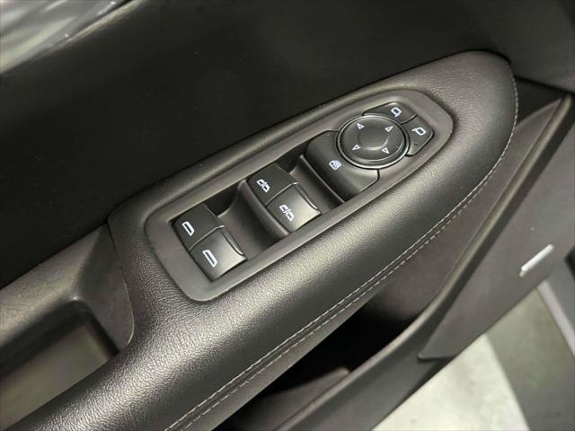 Vehicle image 26 of 29