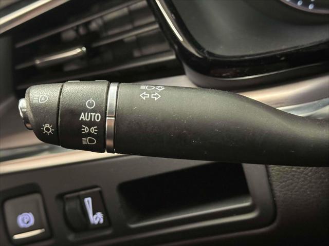 Vehicle image 27 of 29