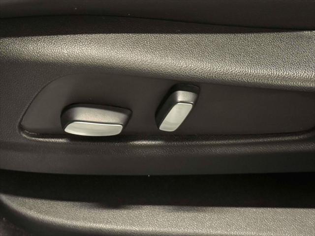 Vehicle image 19 of 29