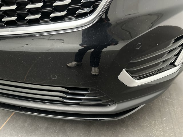 Vehicle image 10 of 42