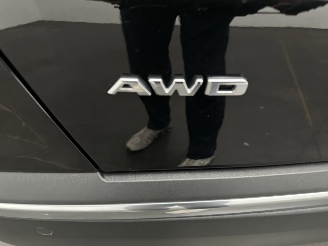 Vehicle image 13 of 42