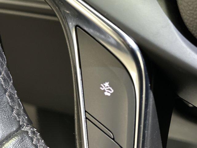 Vehicle image 31 of 42