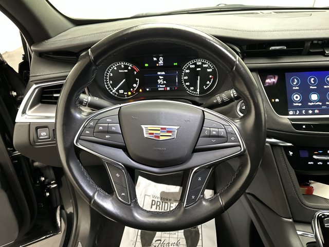 Vehicle image 27 of 42