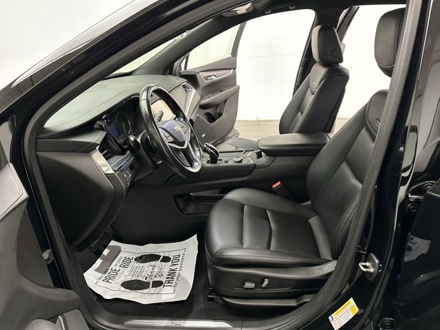 Vehicle image 18 of 42