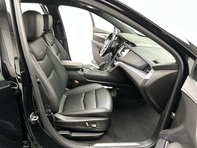 Vehicle image 23 of 42