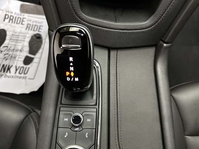 Vehicle image 38 of 42