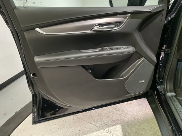 Vehicle image 27 of 37