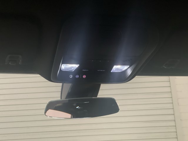 Vehicle image 31 of 37