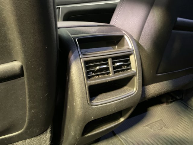 Vehicle image 29 of 37