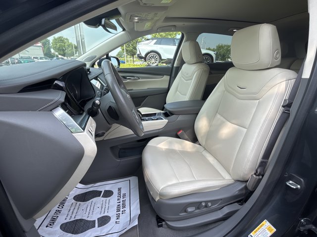 Vehicle image 25 of 34