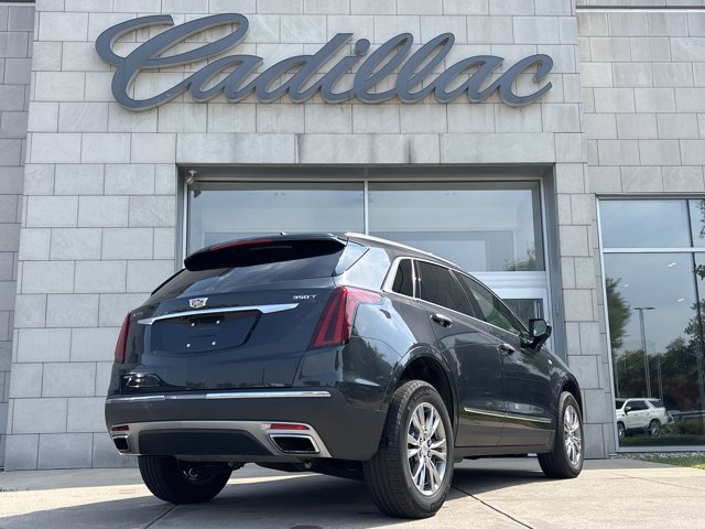 Vehicle image 10 of 34