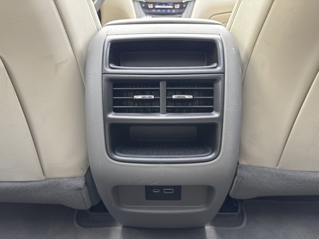 Vehicle image 32 of 34