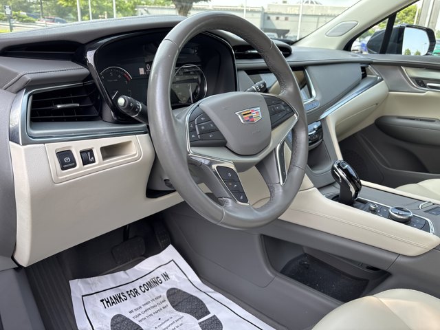 Vehicle image 23 of 34
