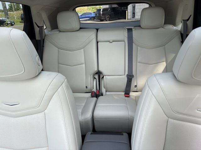 Vehicle image 33 of 34