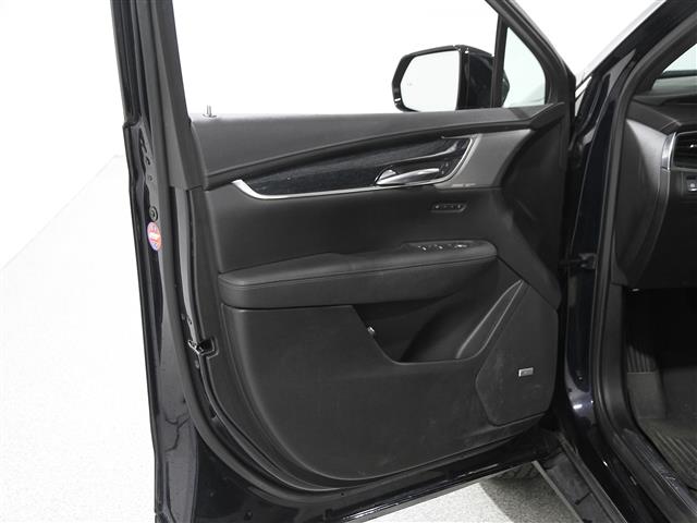 Vehicle image 5 of 24