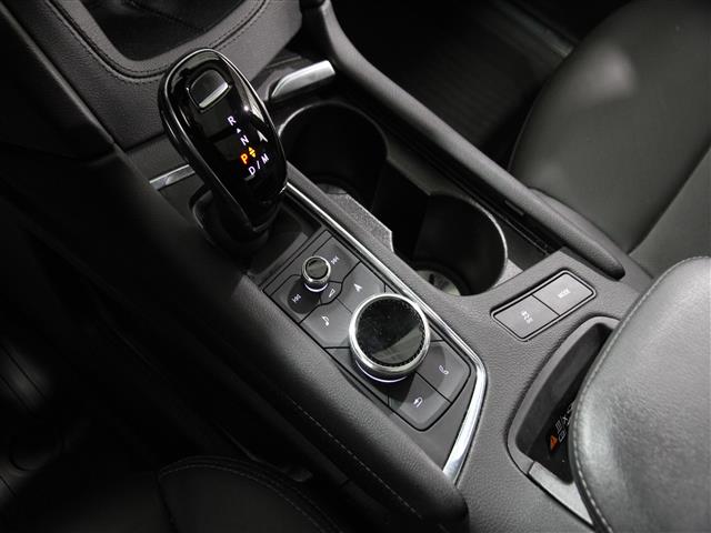 Vehicle image 18 of 24