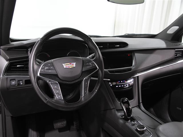 Vehicle image 7 of 24