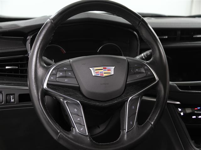 Vehicle image 8 of 24