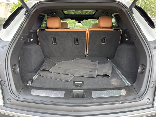Vehicle image 34 of 36