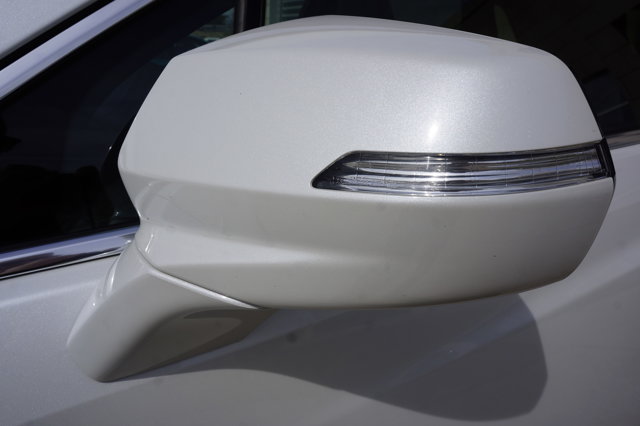 Vehicle image 19 of 36