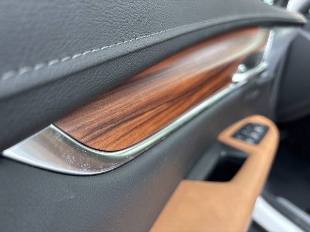 Vehicle image 21 of 36