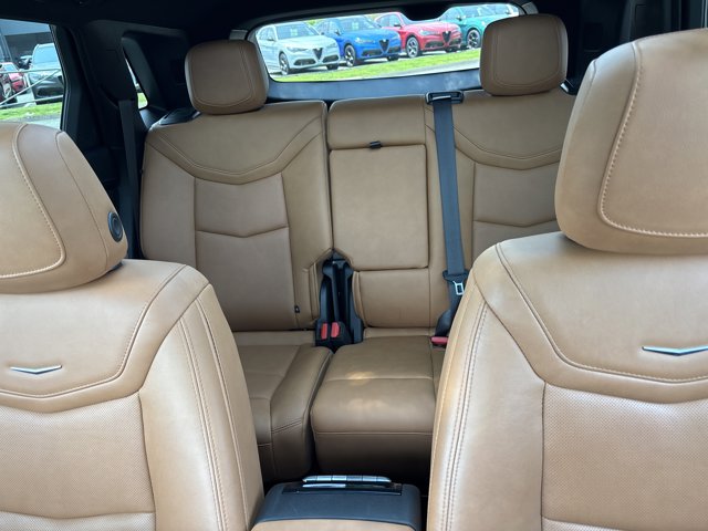 Vehicle image 33 of 36