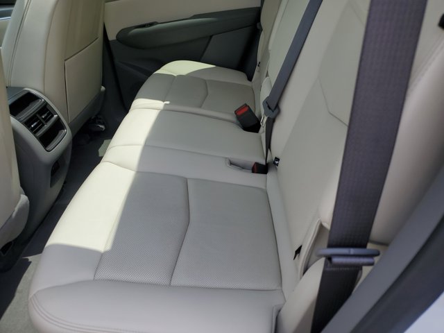 Vehicle image 9 of 28