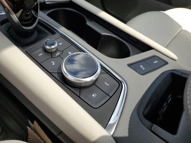 Vehicle image 20 of 28