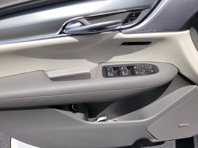 Vehicle image 22 of 28