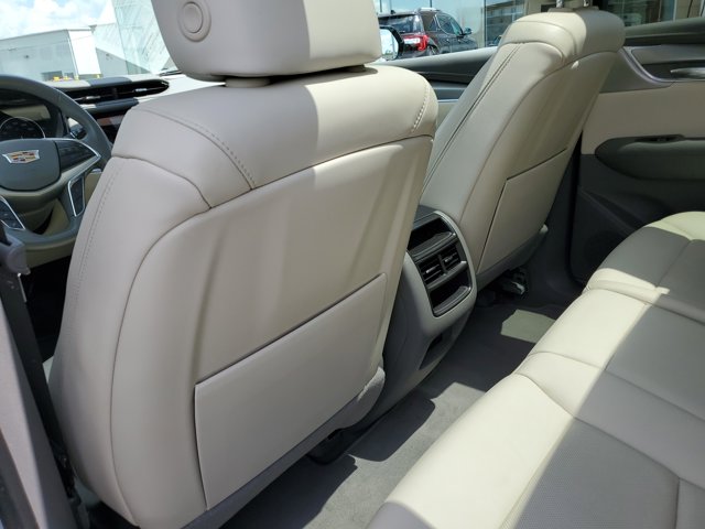 Vehicle image 10 of 28