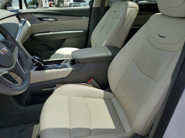 Vehicle image 8 of 28