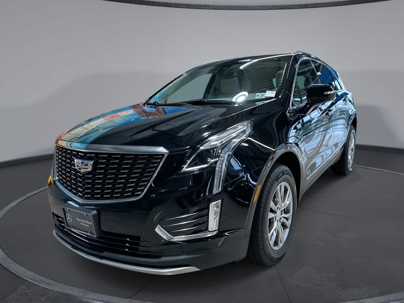 2022 Cadillac XT5 Premium Luxury Image 3 of 33
