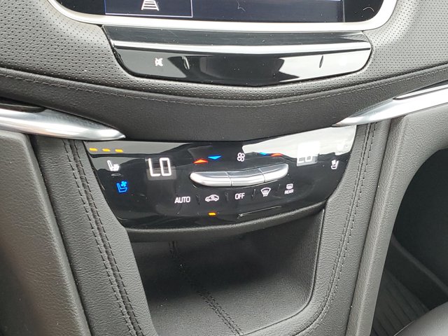 Vehicle image 27 of 30