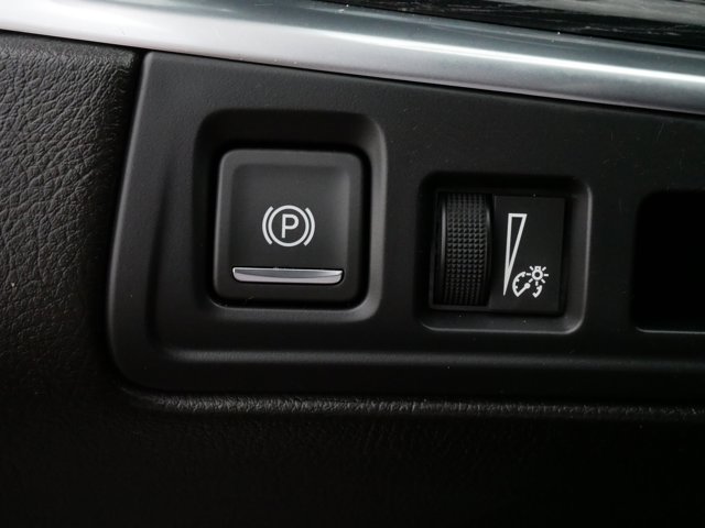 Vehicle image 24 of 36