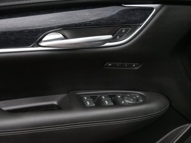 Vehicle image 23 of 36