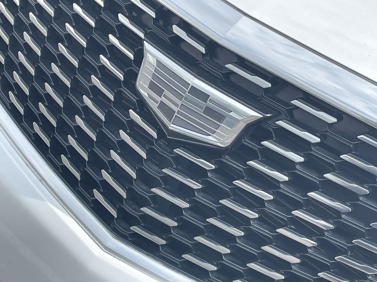 Vehicle image 37 of 42